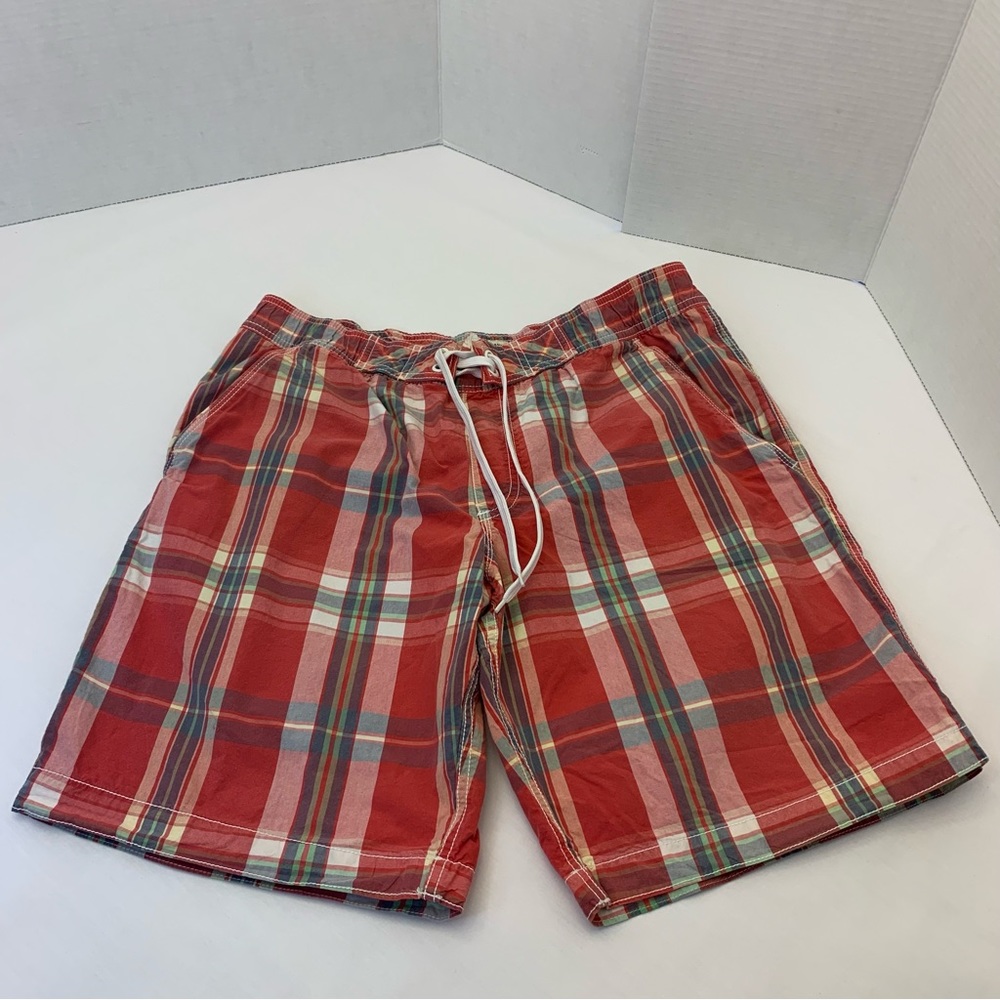 Old navy men’s medium red plaid swim trunks.